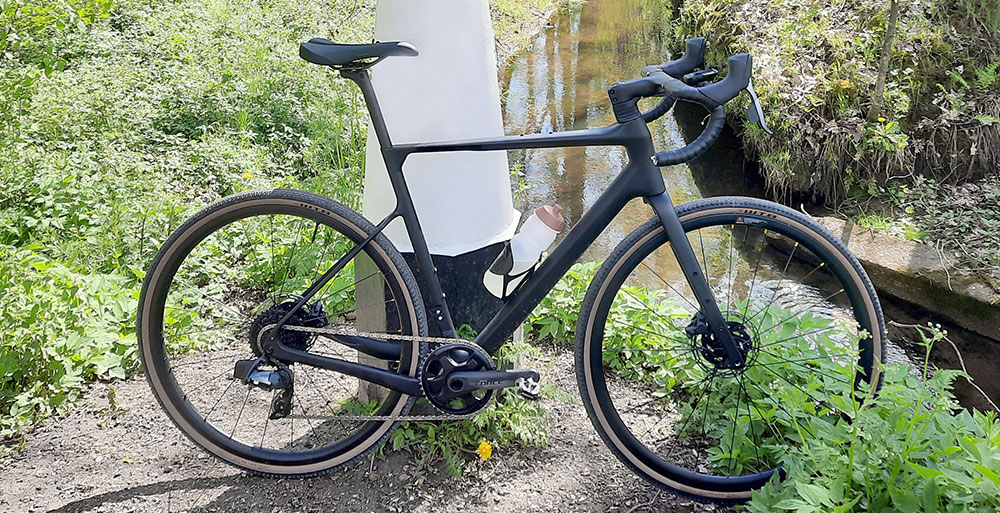 carbon gravel bike