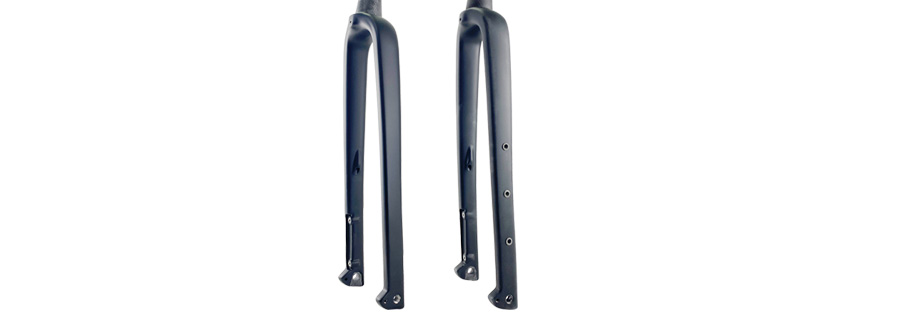 gravel carbon fork options, with or without 3 rivets