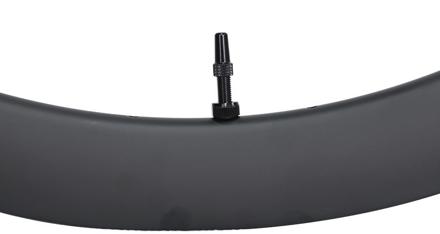 tubeless valve on bike rims